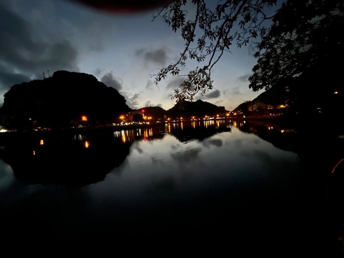 Cat Ba Rosalia Hotel Dong Khe Sau Exteriör bild