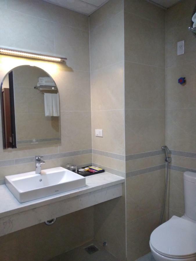 Cat Ba Rosalia Hotel Dong Khe Sau Exteriör bild